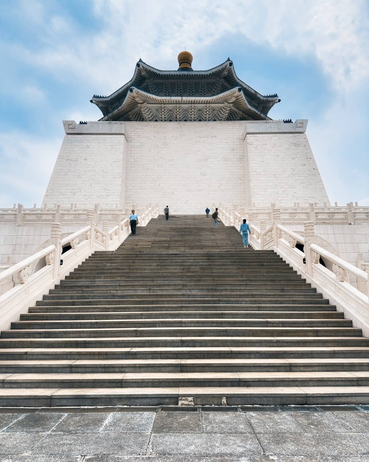 chiang_kai_shek_memorial_hall_building