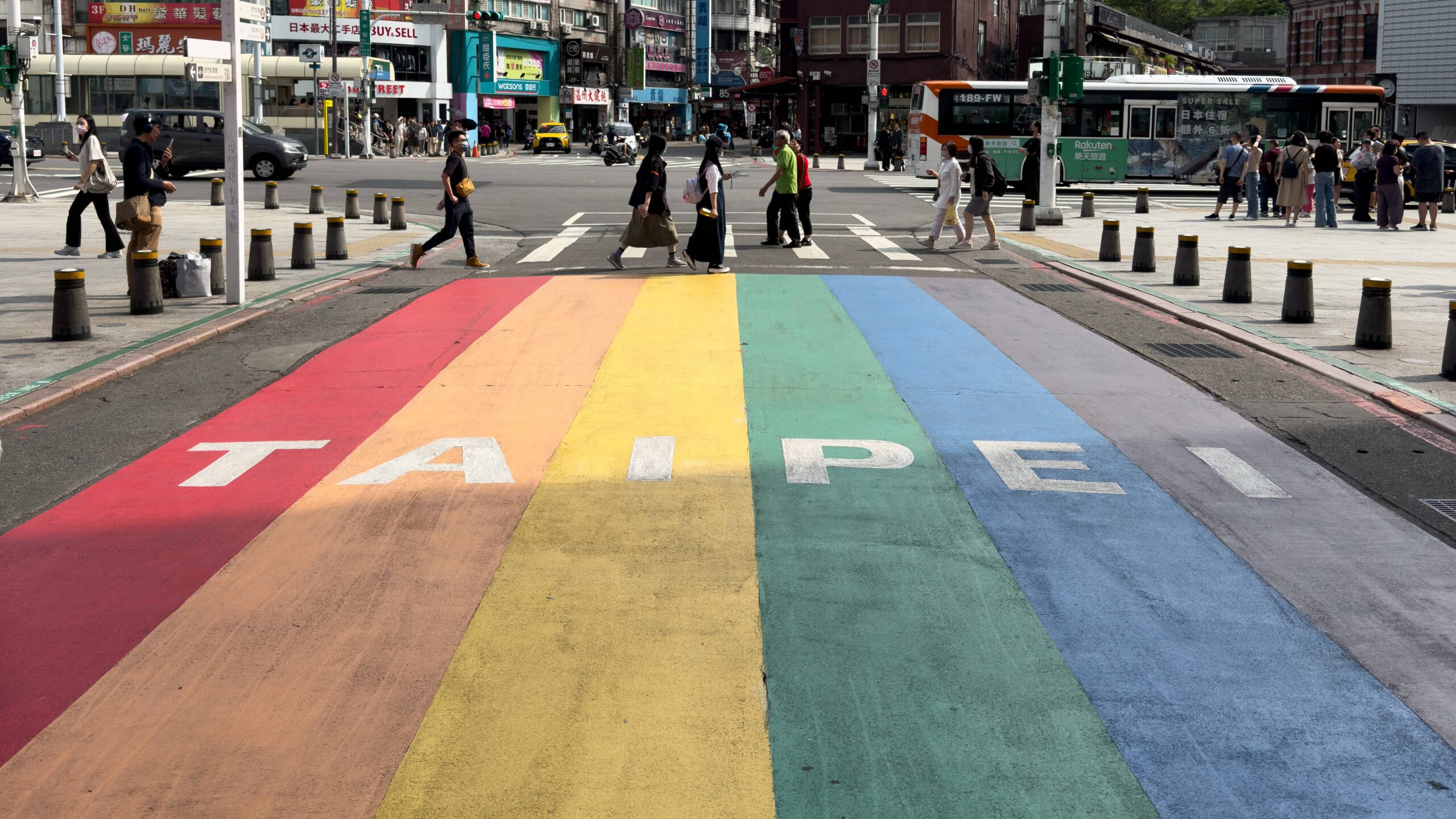 ximending-rainbow-six-crosswalk