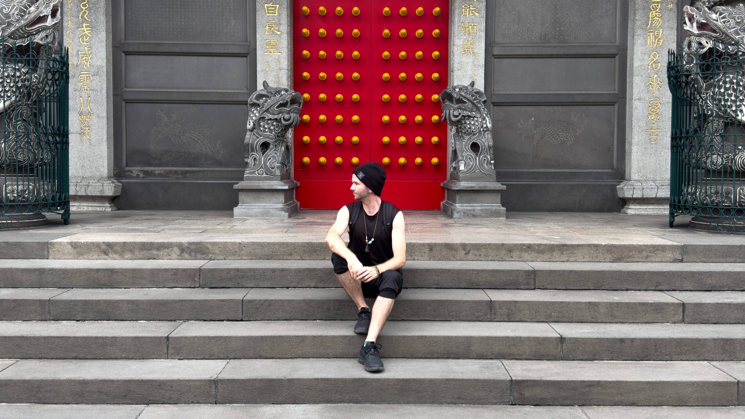 xingtian-temple-red-door-entrance